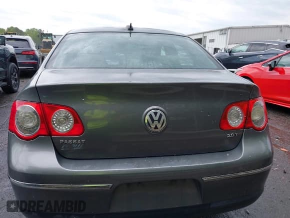 ✅ 2006 Volkswagen Passat 2.0T • VIN: WVWEK73C16P070458 • Lot: 42031577. Listed on IAAI with 84,171 mi. Free auction sales archive from the USA and detailed vehicle history report at DreamBid. Image 16.