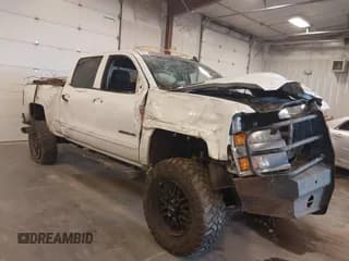 ✅ 2017 Chevrolet Silverado 2500HD LT • VIN: 1GC1KVEY0HF201240 • Lot: 43529703. Wystawiony na IAAI z przebiegiem 208 294 mil. Bezpłatny archiwum sprzedaży aukcyjnych z USA i szczegółowy raport historii pojazdu na DreamBid. Zdjęcie 1.