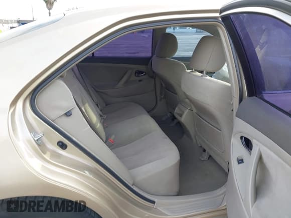 ✅ 2011 Toyota Camry LE • VIN: 4T1BF3EK4BU712845 • Lot: 43430208. Wystawiony na IAAI z przebiegiem 105 080 mil. Bezpłatny archiwum sprzedaży aukcyjnych z USA i szczegółowy raport historii pojazdu na DreamBid. Zdjęcie 8.