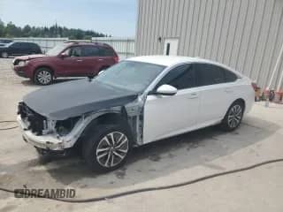 2021 Honda Accord with VIN 1HGCV3F10MA022680, listed as a Copart auction lot 64661995 with 114,289 mi miles and Salvage title. Bid and sale history available at DreamBid. Image 1.