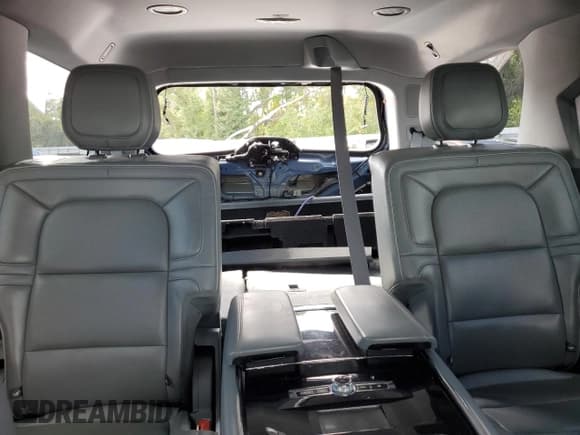 ✅ 2019 Lincoln Navigator Reserve • VIN: 5LMJJ2LT9KEL02484 • Lot: 85750365. Wystawiony na Copart z przebiegiem 83 416 mil. Bezpłatny archiwum sprzedaży aukcyjnych z USA i szczegółowy raport historii pojazdu na DreamBid. Zdjęcie 10.