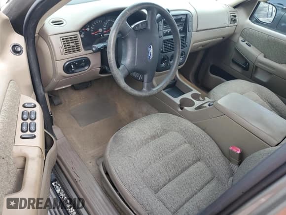 ✅ 2004 Ford Explorer XLS • VIN: 1FMZU62K64UB68846 • Lot: 47682605. Wystawiony na Copart z przebiegiem Nie podano. Bezpłatny archiwum sprzedaży aukcyjnych z USA i szczegółowy raport historii pojazdu na DreamBid. Zdjęcie 8.