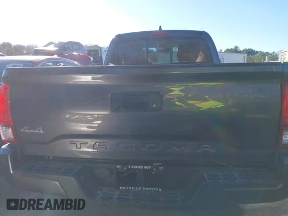 ✅ 2023 Toyota Tacoma SR • VIN: 3TYSX5EN4PT022505 • Лот: 41275106. Опубликован ранее на IAAI с пробегом 16 384 миль. Бесплатный доступ к архиву аукционных продаж из США и подробный отчёт об истории автомобиля на DreamBid. Изображение 16.