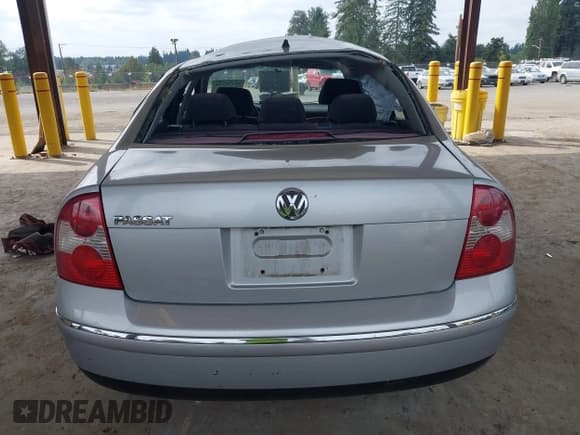 ✅ 2002 Volkswagen Passat GLS • VIN: WVWPD63B32P047892 • Lot: 43182744. Listed on IAAI with 163,621 mi. Free auction sales archive from the USA and detailed vehicle history report at DreamBid. Image 17.