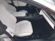 ✅ 2021 Tesla Model S Plaid • VIN: 5YJSA1E6XMF452747 • Lot: 42352947. Wystawiony na IAAI z przebiegiem 44 847 mil. Bezpłatny archiwum sprzedaży aukcyjnych z USA i szczegółowy raport historii pojazdu na DreamBid. Zdjęcie 5.