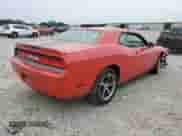 2010 Dodge Challenger SE z VIN 2B3CJ4DV5AH179738, wystawiony jako Copart lot #64823684 z przebiegiem 109 389 mil mil oraz Szkoda całkowita • Salvage title. Historia ofert i sprzedaży dostępna na DreamBid. Obrazek 3.