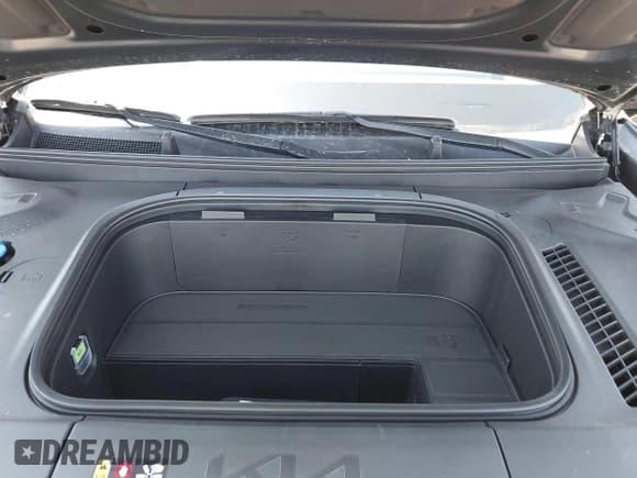 ✅ 2024 Kia EV9 Land • VIN: KNDADFS59R6038339 • Lot: 42581294. Wystawiony na IAAI z przebiegiem 6 484 mil. Bezpłatny archiwum sprzedaży aukcyjnych z USA i szczegółowy raport historii pojazdu na DreamBid. Zdjęcie 10.