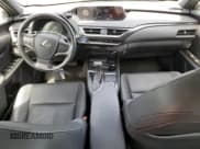 ✅ 2020 Lexus UX 250h • VIN: JTHP9JBH6L2032942 • Lot: 56675505. Wystawiony na Copart z przebiegiem 22 295 mil. Bezpłatny archiwum sprzedaży aukcyjnych z USA i szczegółowy raport historii pojazdu na DreamBid. Zdjęcie 8.