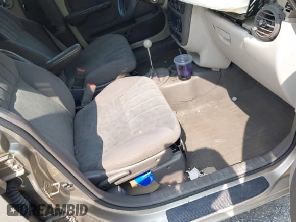 ✅ 2002 Chrysler PT Cruiser • VIN: 3C4FY48B12T260817 • Lot: 42469560. Listed on IAAI with 106,223 mi. Free auction sales archive from the USA and detailed vehicle history report at DreamBid. Image 5.