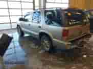 2001 Chevrolet Blazer LT z VIN 1GNDT13WX12201416, wystawiony jako IAAI lot #41307116 z przebiegiem 244 058 mil mil oraz . Historia ofert i sprzedaży dostępna na DreamBid. Obrazek 3.