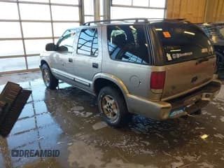 ✅ 2001 Chevrolet Blazer LT • VIN: 1GNDT13WX12201416 • Lot: 41307116. Wystawiony na IAAI z przebiegiem 244 058 mil. Bezpłatny archiwum sprzedaży aukcyjnych z USA i szczegółowy raport historii pojazdu na DreamBid. Zdjęcie 3.
