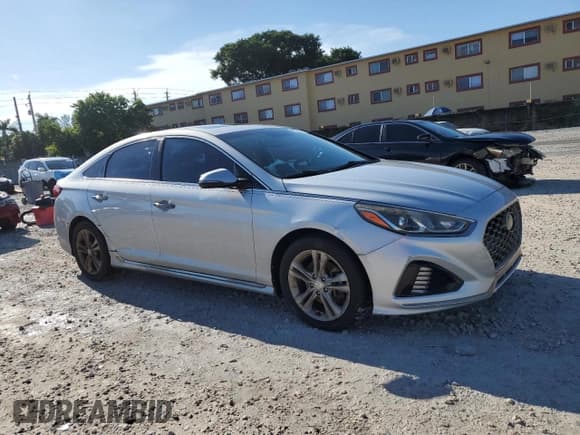 ✅ 2018 Hyundai Sonata Sport Plus • VIN: 5NPE34AF8JH681357 • Лот: 80261435. Опубликован ранее на Copart с пробегом 73 475 миль. Бесплатный доступ к архиву аукционных продаж из США и подробный отчёт об истории автомобиля на DreamBid. Изображение 4.