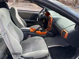 2000 Chevrolet Camaro Z28 z VIN 2G1FP22G9Y2164104, wystawiony jako Copart lot #48547525 z przebiegiem 68 895 mil mil oraz Czysty tytuł • Clean title. Historia ofert i sprzedaży dostępna na DreamBid. Obrazek 5.