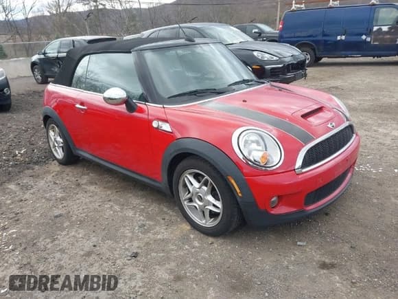 ✅ 2010 MINI Convertible S • VIN: WMWMS3C58ATY09229 • Лот: 42055305. Опубликован ранее на IAAI с пробегом 142 396 миль. Бесплатный доступ к архиву аукционных продаж из США и подробный отчёт об истории автомобиля на DreamBid. Изображение 1.