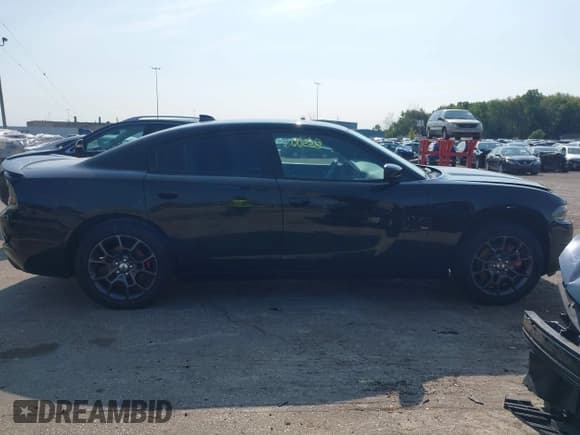 ✅ 2018 Dodge Charger GT • VIN: 2C3CDXJG8JH207520 • Lot: 43165500. Wystawiony na IAAI z przebiegiem 40 311 mil. Bezpłatny archiwum sprzedaży aukcyjnych z USA i szczegółowy raport historii pojazdu na DreamBid. Zdjęcie 14.