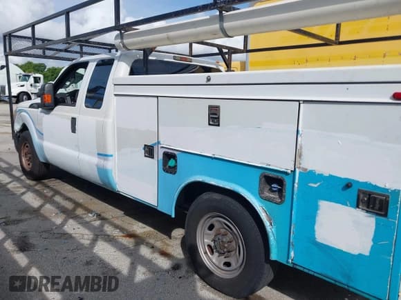 ✅ 2015 Ford F-250 XLT • VIN: 1FT7X2AT2FEA31504 • Lot: 42402725. Wystawiony na IAAI z przebiegiem 130 273 mil. Bezpłatny archiwum sprzedaży aukcyjnych z USA i szczegółowy raport historii pojazdu na DreamBid. Zdjęcie 14.