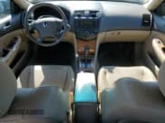 ✅ 2004 Honda Accord EX • VIN: 1HGCM568X4A054371 • Лот: 70117725. Опубликован ранее на Copart с пробегом 241 329 миль. Бесплатный доступ к архиву аукционных продаж из США и подробный отчёт об истории автомобиля на DreamBid. Изображение 8.