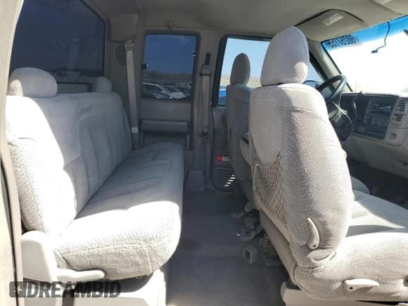 ✅ 1998 GMC Sierra 1500 • VIN: 1GTEK19R3WR515392 • Лот: 60257755. Опубликован ранее на Copart с пробегом 158 756 миль. Бесплатный доступ к архиву аукционных продаж из США и подробный отчёт об истории автомобиля на DreamBid. Изображение 10.