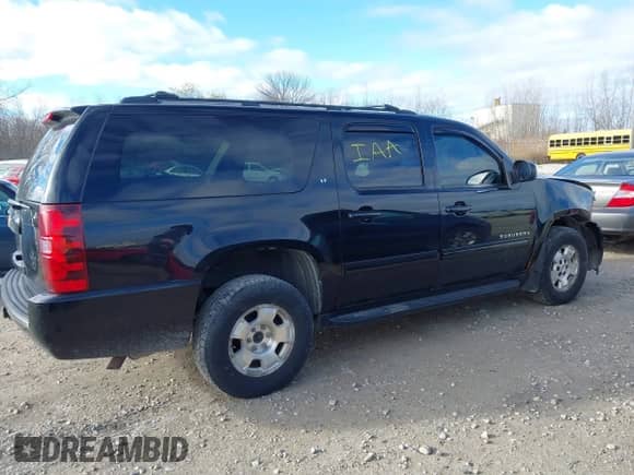 2014 Chevrolet Suburban LT с VIN 1GNSKJE71ER232700, выставлен на аукционе IAAI как лот 40812602 с пробегом 245 852 миль миль и . История ставок и продаж доступна на DreamBid. Изображение 13.