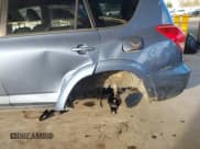 ✅ 2007 Toyota RAV4 Sport • VIN: JTMBK32V976021787 • Lot: 43735709. Wystawiony na IAAI z przebiegiem 161 762 mil. Bezpłatny archiwum sprzedaży aukcyjnych z USA i szczegółowy raport historii pojazdu na DreamBid. Zdjęcie 6.