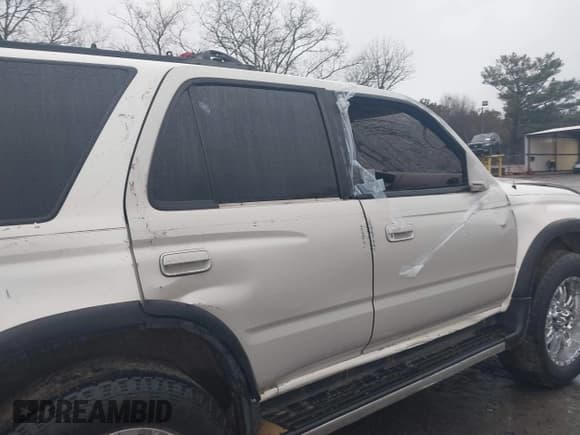 ✅ 1997 Toyota 4Runner SR5 • VIN: JT3GN86R8V0042416 • Lot: 41566895. Listed on IAAI with 374,765 mi. Free auction sales archive from the USA and detailed vehicle history report at DreamBid. Image 6.