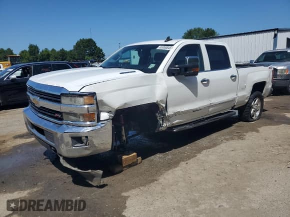 ✅ 2015 Chevrolet Silverado 2500HD LTZ • VIN: 1GC1KWE89FF665985 • Lot: 65956845. Wystawiony na Copart z przebiegiem 261 917 mil. Bezpłatny archiwum sprzedaży aukcyjnych z USA i szczegółowy raport historii pojazdu na DreamBid. Zdjęcie 1.
