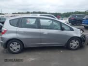 ✅ 2009 Honda Fit • VIN: JHMGE88289S055025 • Lot: 43424630. Wystawiony na IAAI z przebiegiem 319 864 mil. Bezpłatny archiwum sprzedaży aukcyjnych z USA i szczegółowy raport historii pojazdu na DreamBid. Zdjęcie 13.