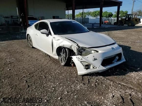 ✅ 2013 Scion FR-S • VIN: JF1ZNAA1XD2708391 • Lot: 89778225. Listed on Copart with 156,240 mi. Free auction sales archive from the USA and detailed vehicle history report at DreamBid. Image 14.