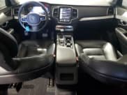 ✅ 2017 Volvo XC90 Momentum • VIN: YV4102KK2H1105558 • Лот: 49394474. Опубликован ранее на Copart с пробегом 103 776 миль. Бесплатный доступ к архиву аукционных продаж из США и подробный отчёт об истории автомобиля на DreamBid. Изображение 8.