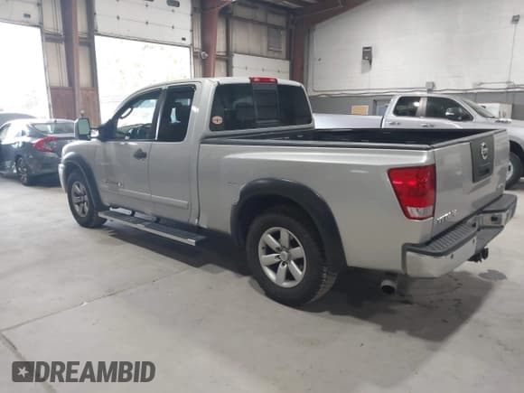 ✅ 2009 Nissan Titan SE • VIN: 1N6AA06C09N305370 • Lot: 43278527. Wystawiony na IAAI z przebiegiem 158 651 mil. Bezpłatny archiwum sprzedaży aukcyjnych z USA i szczegółowy raport historii pojazdu na DreamBid. Zdjęcie 3.