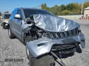 ✅ 2018 Jeep Grand Cherokee Laredo • VIN: 1C4RJFAG7JC457598 • Lot: 81007565. Wystawiony na Copart z przebiegiem 147 321 mil. Bezpłatny archiwum sprzedaży aukcyjnych z USA i szczegółowy raport historii pojazdu na DreamBid. Zdjęcie 13.