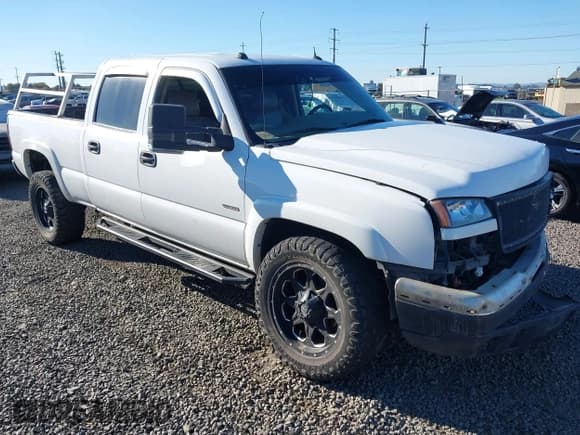 ✅ 2005 Chevrolet Silverado 2500HD LS • VIN: 1GCHK23245F872028 • Lot: 43368972. Listed on IAAI with 234,712 mi. Free auction sales archive from the USA and detailed vehicle history report at DreamBid. Image 1.