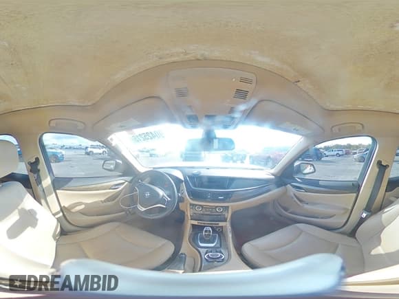 ✅ 2013 BMW X1 28i • VIN: WBAVM1C5XDVW44523 • Лот: 90425215. Опубликован ранее на Copart с пробегом 130 468 миль. Бесплатный доступ к архиву аукционных продаж из США и подробный отчёт об истории автомобиля на DreamBid. Изображение 15.