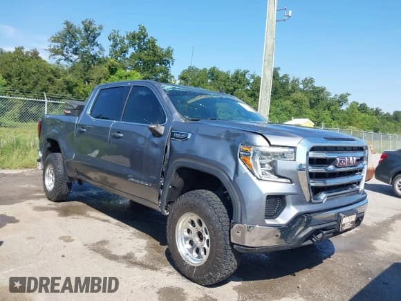 ✅ 2020 GMC Sierra 1500 SLE • VIN: 3GTU9BEDXLG219627 • Лот: 43158274. Опубликован ранее на IAAI с пробегом 108 803 миль. Бесплатный доступ к архиву аукционных продаж из США и подробный отчёт об истории автомобиля на DreamBid. Изображение 1.