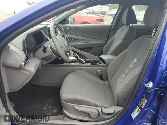 ✅ 2025 Hyundai Elantra SEL Sport • VIN: KMHLM4DGXSU996009 • Lot: 80370785. Listed on Copart with 6,086 mi. Free auction sales archive from the USA and detailed vehicle history report at DreamBid. Image 7.