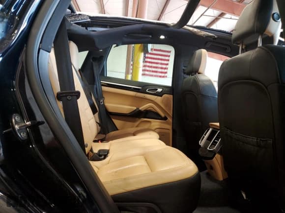 ✅ 2016 Porsche Cayenne • VIN: WP1AA2A29GLA09185 • Lot: 59477665. Listed on Copart with 90,224 mi. Free auction sales archive from the USA and detailed vehicle history report at DreamBid. Image 11.