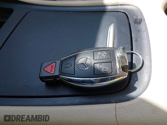 ✅ 2015 Mercedes-Benz GLA 250 • VIN: WDCTG4GB5FJ110109 • Лот: 43372933. Опубликован ранее на IAAI с пробегом 83 559 миль. Бесплатный доступ к архиву аукционных продаж из США и подробный отчёт об истории автомобиля на DreamBid. Изображение 11.