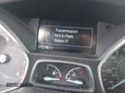 ✅ 2019 Ford Escape SE • VIN: 1FMCU9GDXKUC43174 • Lot: 43437748. Wystawiony na IAAI z przebiegiem 72 746 mil. Bezpłatny archiwum sprzedaży aukcyjnych z USA i szczegółowy raport historii pojazdu na DreamBid. Zdjęcie 16.