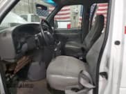 ✅ 1999 Ford Econoline Passenger XL • VIN: 1FBSS31L6XHA03014 • Lot: 88912295. Wystawiony na Copart z przebiegiem 107 472 mil. Bezpłatny archiwum sprzedaży aukcyjnych z USA i szczegółowy raport historii pojazdu na DreamBid. Zdjęcie 7.