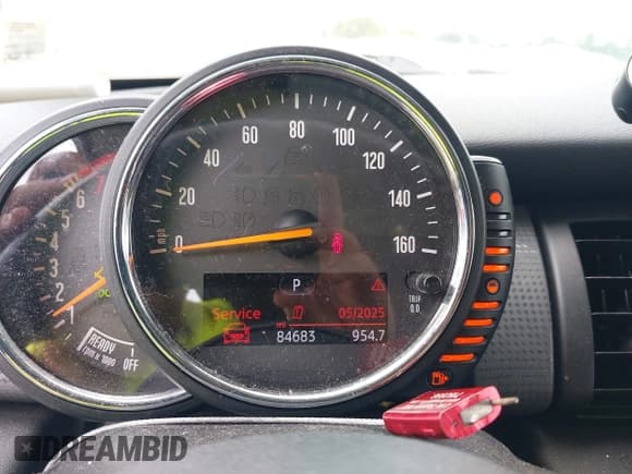 ✅ 2017 MINI Hardtop 4 Door Cooper • VIN: WMWXU1C54H2E17900 • Lot: 42917336. Listed on IAAI with 84,683 mi. Free auction sales archive from the USA and detailed vehicle history report at DreamBid. Image 7.