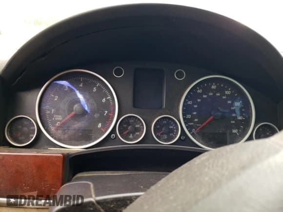 ✅ 2006 Volkswagen Touareg 4.2L V8 • VIN: WVGZM77L16D049631 • Lot: 84882844. Listed on Copart with Not provided. Free auction sales archive from the USA and detailed vehicle history report at DreamBid. Image 9.