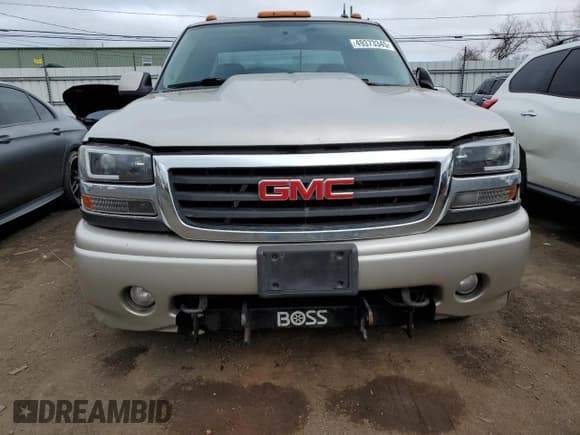 ✅ 2004 GMC Sierra Denali • VIN: 2GTFK69U741269913 • Lot: 49373345. Listed on Copart with 246,831 mi. Free auction sales archive from the USA and detailed vehicle history report at DreamBid. Image 5.