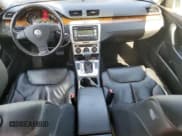 ✅ 2008 Volkswagen Passat Lux • VIN: WVWEK73C58E185773 • Lot: 46862495. Wystawiony na Copart z przebiegiem 187 910 mil. Bezpłatny archiwum sprzedaży aukcyjnych z USA i szczegółowy raport historii pojazdu na DreamBid. Zdjęcie 8.