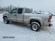✅ 2001 Chevrolet Silverado 2500HD LS • VIN: 1GCHK29G11E266964 • Лот: 46182055. Опубликован ранее на Copart с пробегом 208 512 миль. Бесплатный доступ к архиву аукционных продаж из США и подробный отчёт об истории автомобиля на DreamBid. Изображение 2.