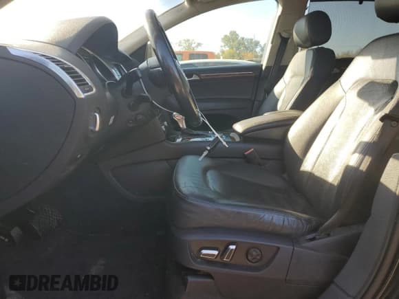 ✅ 2012 Audi Q7 Prestige • VIN: WA1VMAFE1CD009252 • Lot: 86805275. Wystawiony na Copart z przebiegiem 172 681 mil. Bezpłatny archiwum sprzedaży aukcyjnych z USA i szczegółowy raport historii pojazdu na DreamBid. Zdjęcie 7.