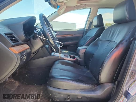 ✅ 2014 Subaru Outback Limited • VIN: 4S4BRDNC4E2245058 • Lot: 81916595. Wystawiony na Copart z przebiegiem 154 692 mil. Bezpłatny archiwum sprzedaży aukcyjnych z USA i szczegółowy raport historii pojazdu na DreamBid. Zdjęcie 7.