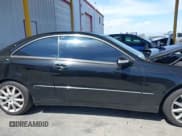 ✅ 2004 Mercedes-Benz CLK 320 • VIN: WDBTJ65J64F107943 • Lot: 41938425. Wystawiony na IAAI z przebiegiem 187 483 mil. Bezpłatny archiwum sprzedaży aukcyjnych z USA i szczegółowy raport historii pojazdu na DreamBid. Zdjęcie 14.