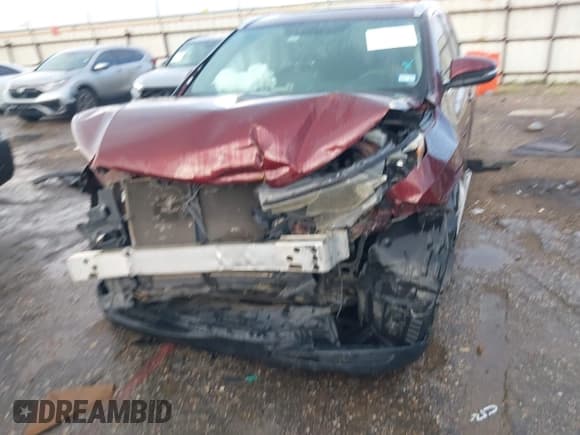 ✅ 2015 Toyota Highlander XLE • VIN: 5TDKKRFH7FS081847 • Lot: 42676891. Wystawiony na IAAI z przebiegiem 154 151 mil. Bezpłatny archiwum sprzedaży aukcyjnych z USA i szczegółowy raport historii pojazdu na DreamBid. Zdjęcie 12.