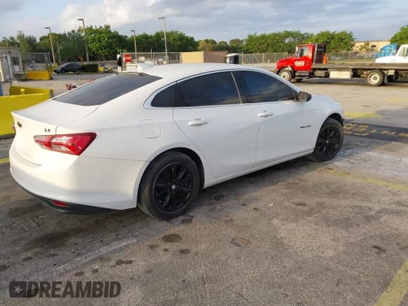 2020 Chevrolet Malibu LT с VIN 1G1ZD5ST8LF066550, выставлен на аукционе IAAI как лот 41811404 с пробегом Не указан миль и . История ставок и продаж доступна на DreamBid. Изображение 4.