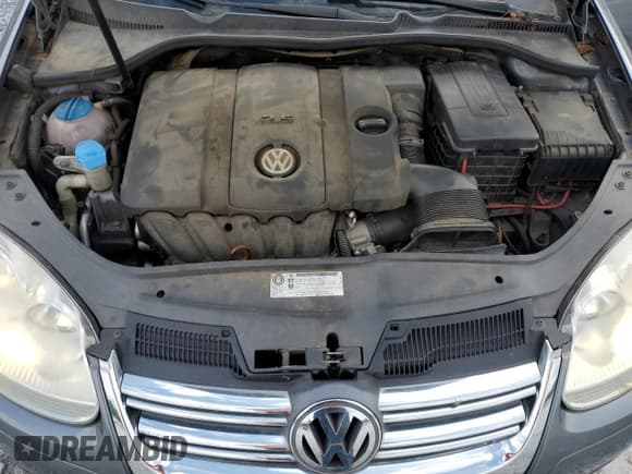 ✅ 2010 Volkswagen Jetta S • VIN: 3VWJX7AJ7AM080036 • Лот: 82412175. Опубликован ранее на Copart с пробегом 167 609 миль. Бесплатный доступ к архиву аукционных продаж из США и подробный отчёт об истории автомобиля на DreamBid. Изображение 11.